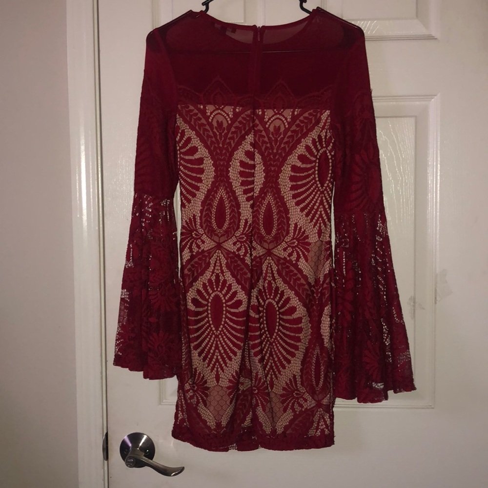 Short red dress - Picture 2 of 4